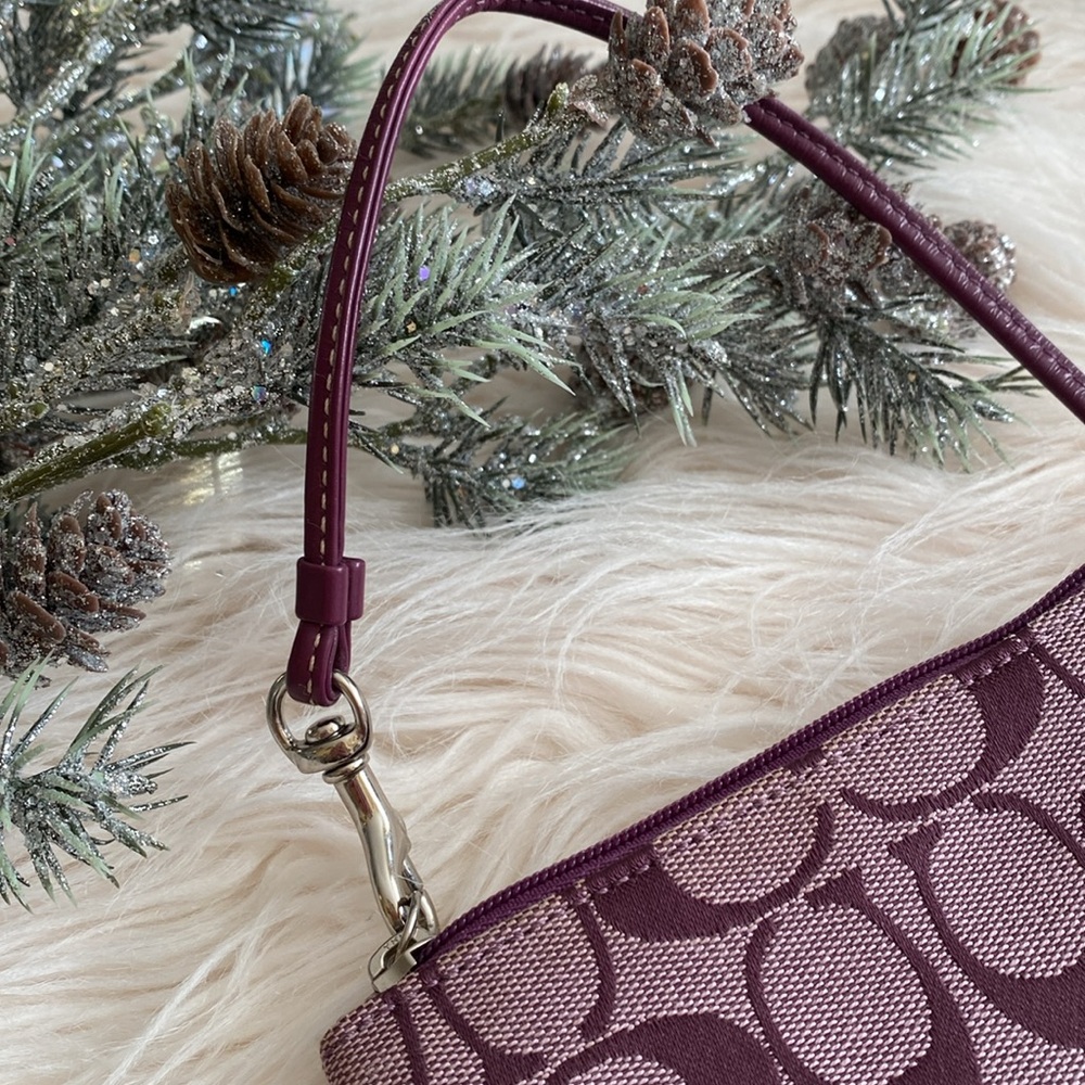 COACH wristlet - Picture 7 of 7